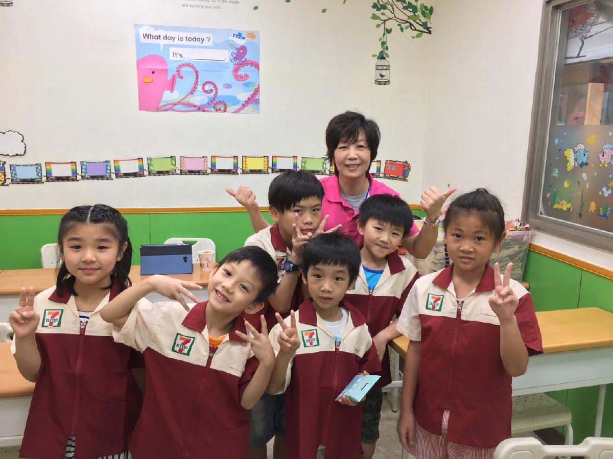 吉的堡&7-11暖心店長愛心活動 吉的堡&7-11暖心店長愛心活動